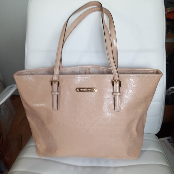 MICHAEL KORS Jet Set Large Embossed Logo Patent Leather Tote Bag Nude w/ COA - Picture 1 of 15